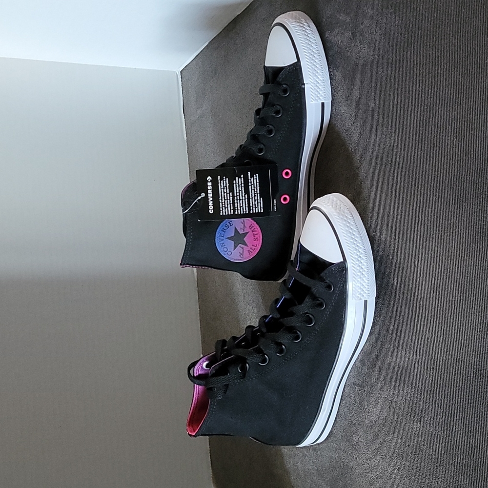 Converse All Stars Chuck Taylor women's size 8.5